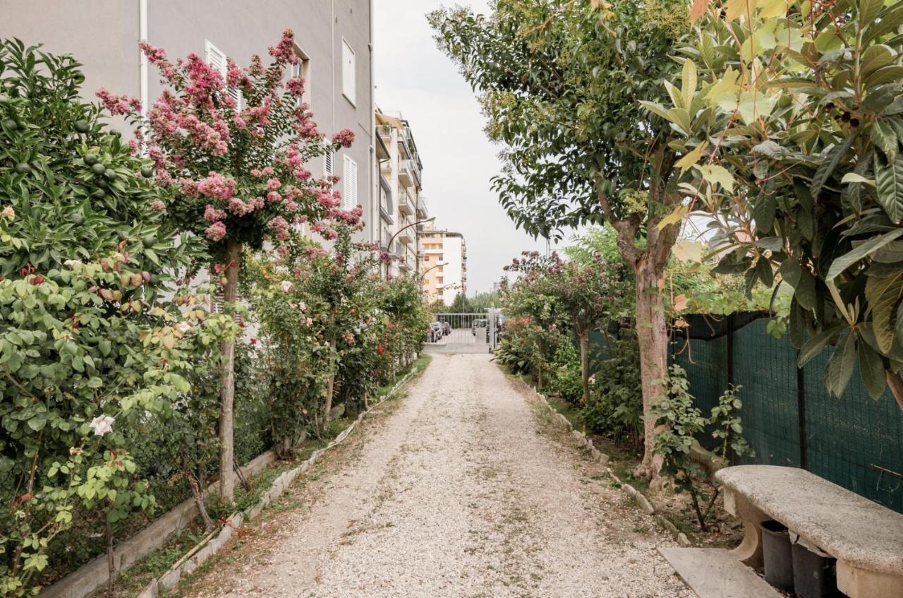 Casa Patrizi Apartment San Benedetto del Tronto Bagian luar foto